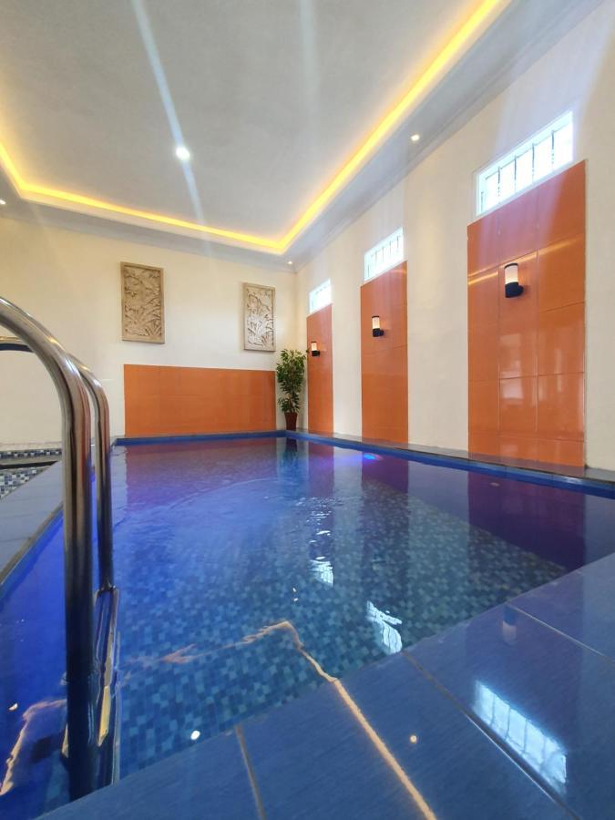Kayz Villa Batu Dengan Kolam Renang Pribadi エクステリア 写真